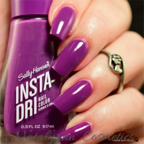Sally Hansen Insta Dri Nailpolish Pride Violet
